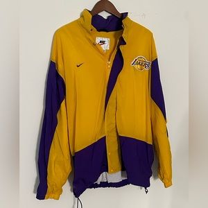 vintage y2k LAKERS NIKE windbreaker size XL.